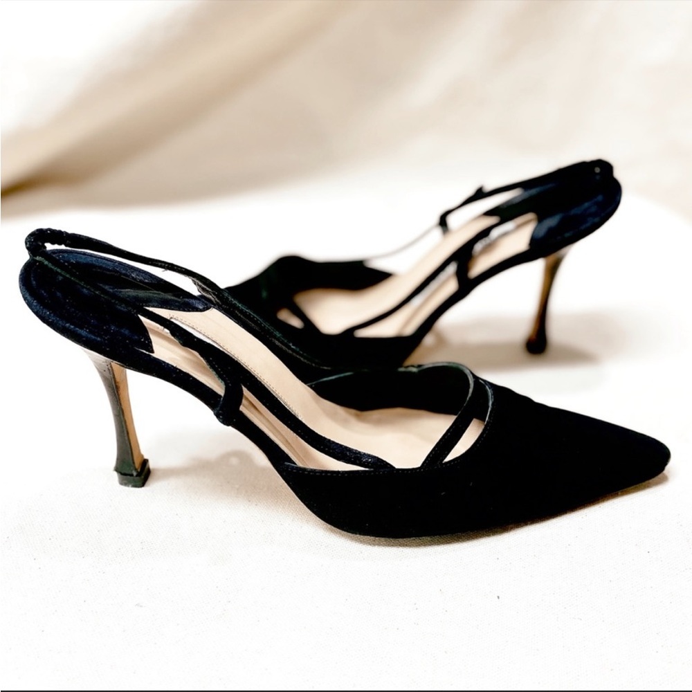 Manolo Blahnik Black suede pointed heels